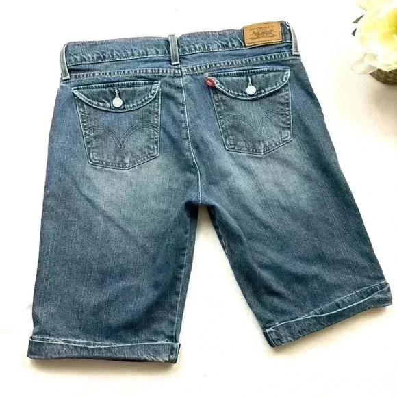 Vintage Levi’s Y2K Double Button Flap Pocket Cuffed Bermuda Jean Shorts Size 10 - Picture 1 of 14